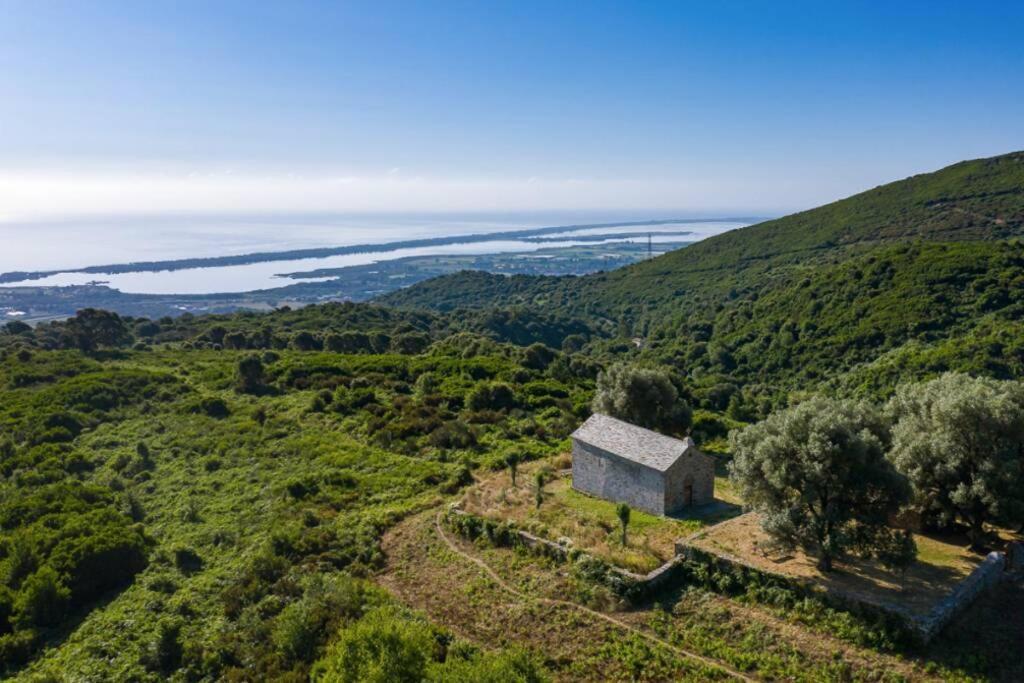 Appartement Neuf Entre Mer Et Montagne. Фюриани Екстериор снимка